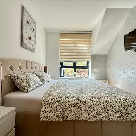 Aleksandar Apartman *